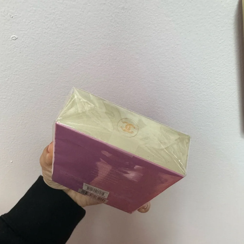 CHANEL Chance Eau de Parfum in Pink and Gold - Picture 4 of 4